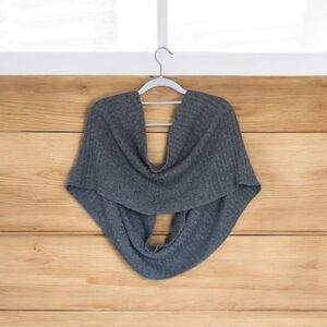 H&M Gray Knit Tube Scarf